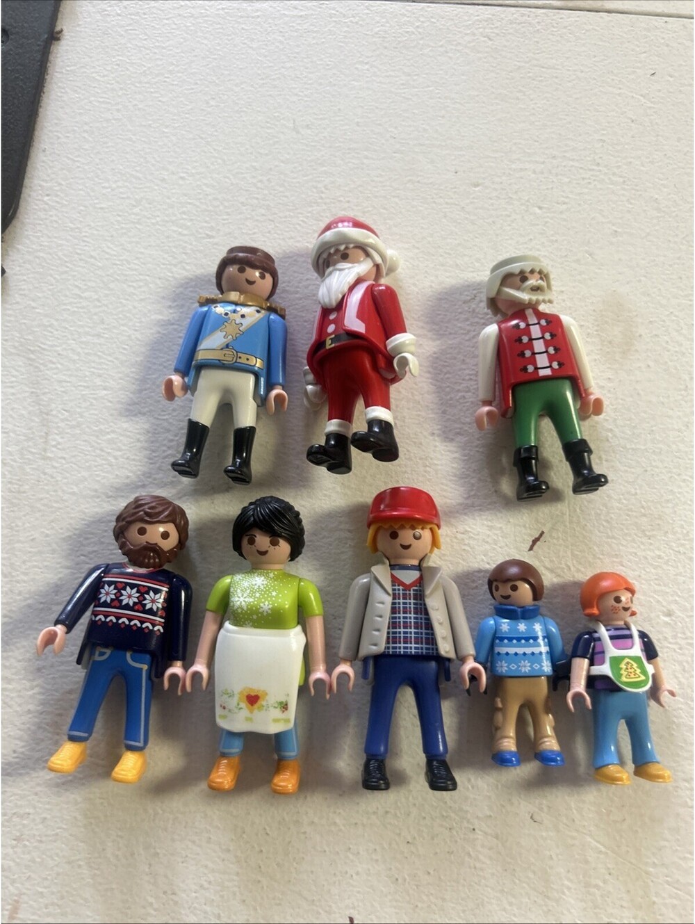 Lot Of 8 Play Mobile Figures